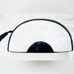VINTAGE BRIO FAN CLUTCH/PURSE
